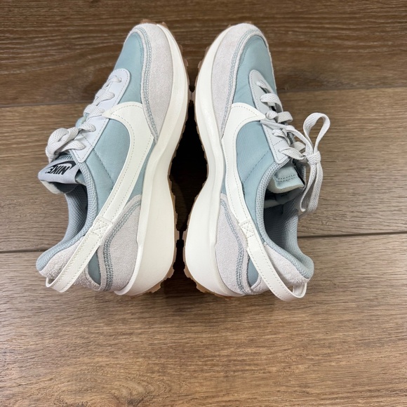 Nike Women's Waffle Debut Retro Sneaker Light Pumice Sail Sz 8.5 DH9523-006 NWOB - Picture 5 of 10